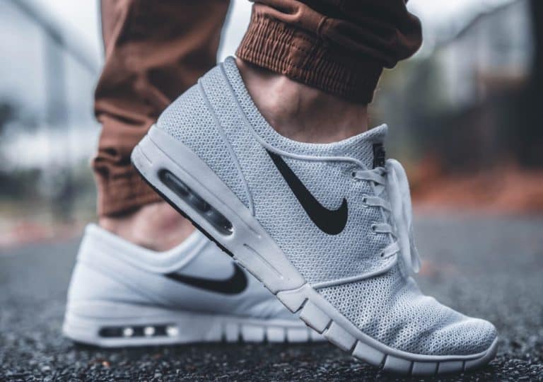 come-allacciare-sneakers