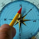 what_is_the_direction_indicated_by_the_compasses_are_differences_between_the_magnetic_north_pole_and_the_geographic_north_pole-0